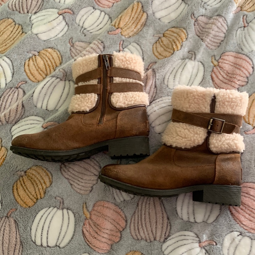 UGG Blayre worn twice